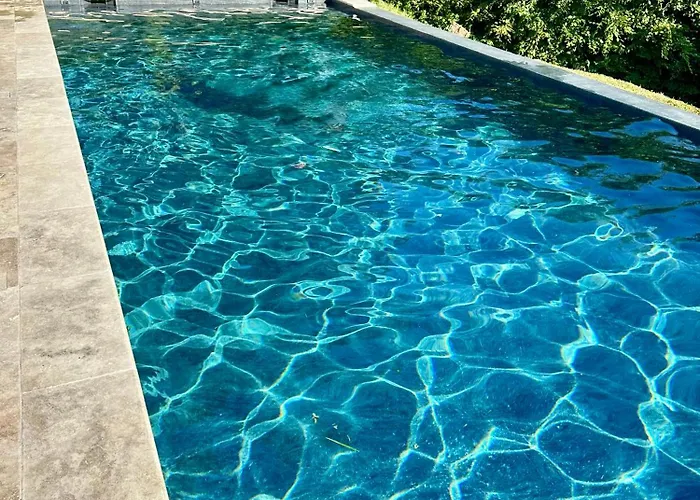 Elysia Yourhosthelper ヴィラ トゥック