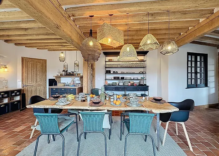 Elysia Yourhosthelper