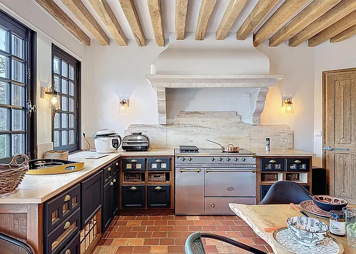 Elysia Yourhosthelper ヴィラ トゥック