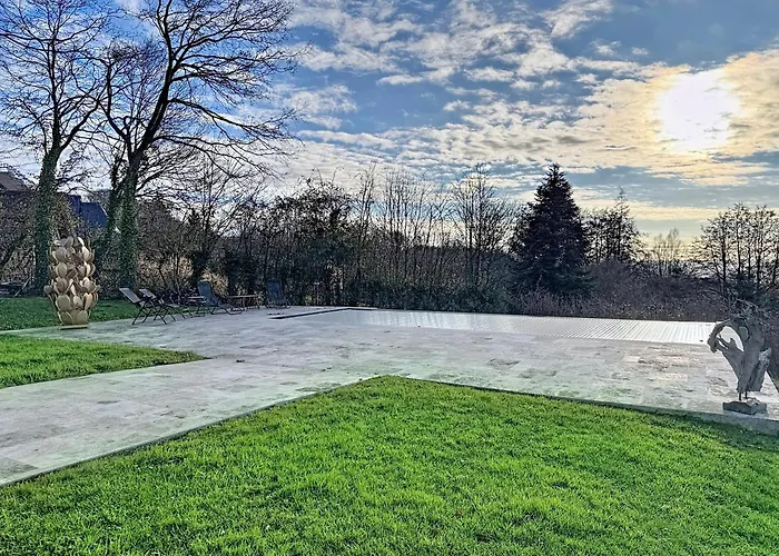 Elysia Yourhosthelper ヴィラ トゥック