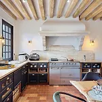 Elysia Yourhosthelper Vila Touques