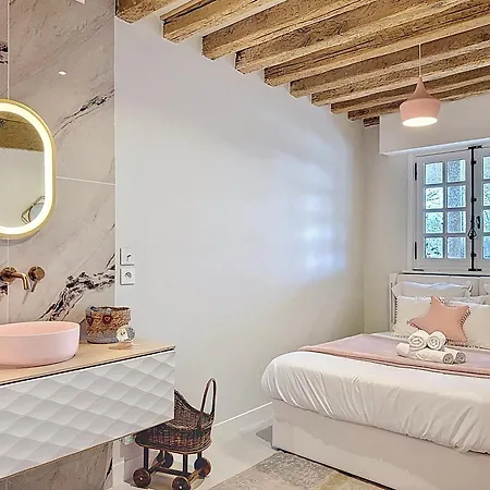 Elysia Yourhosthelper Villa *