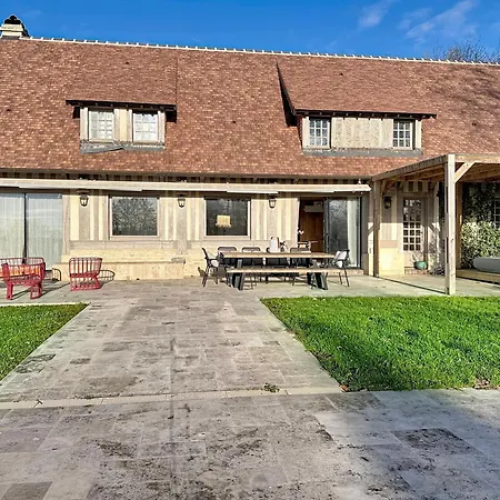 Elysia Yourhosthelper Villa
