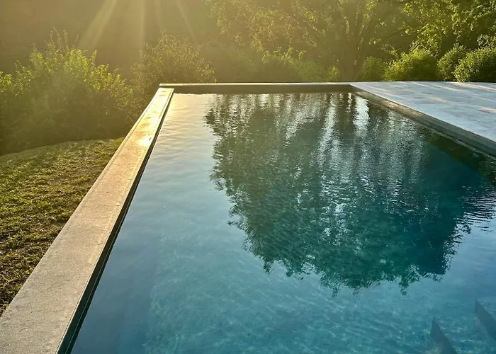 Elysia Yourhosthelper * Touques